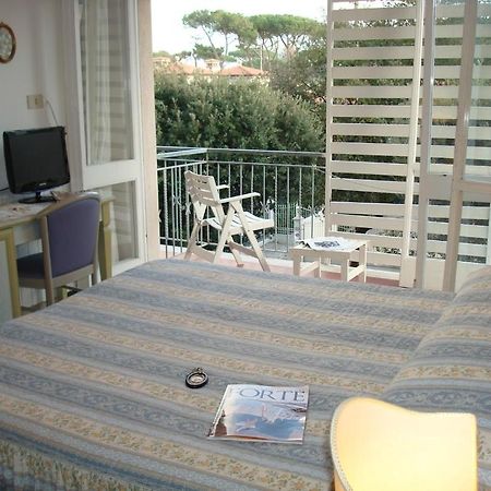 Hotel Villa Rona Forte dei Marmi Kültér fotó