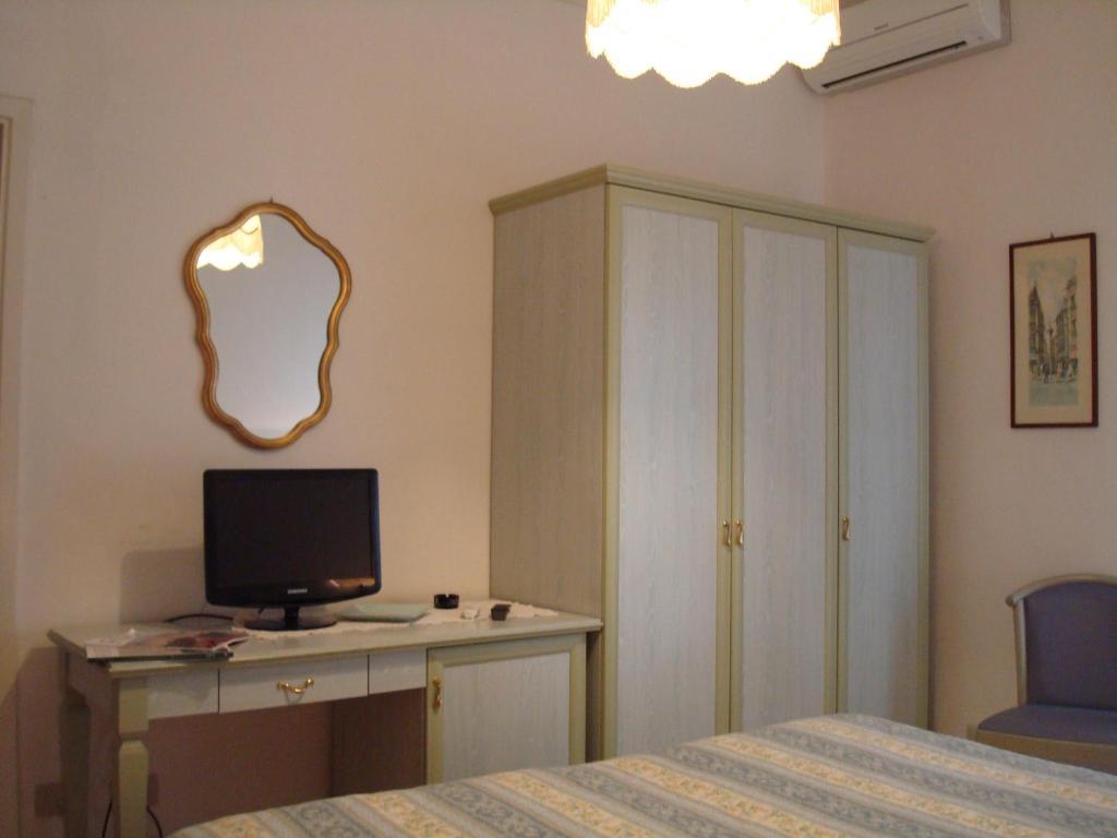 Hotel Villa Rona Forte dei Marmi Szoba fotó
